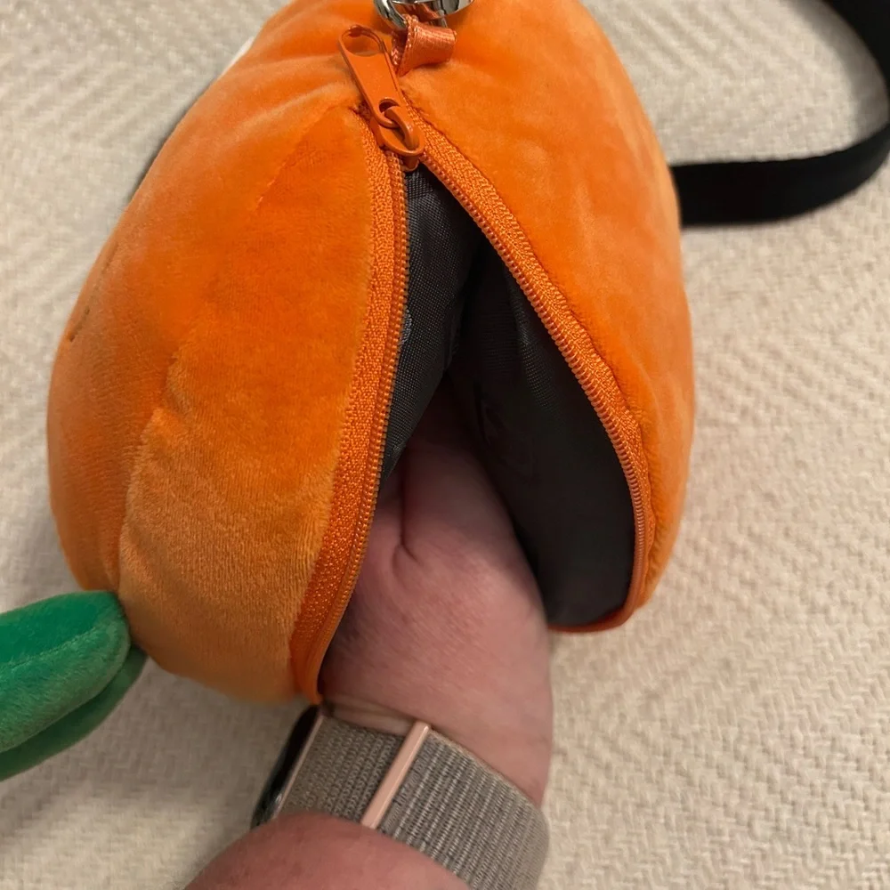 Harvey’s partnering with Disney WDW ORANGE BIRD Plush Bag - Picture 4 of 4